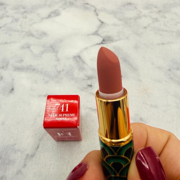 Carolina Herrera Beauty Gift Set-Red Pouch, Good Girl,Lipstick,Mirror-4pc-NEW - Picture 8 of 15